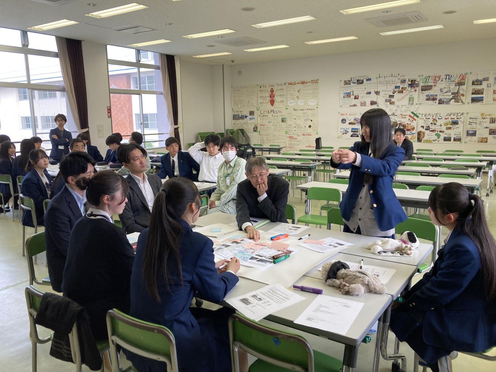 泉高校にて意見交換会を開催しました。