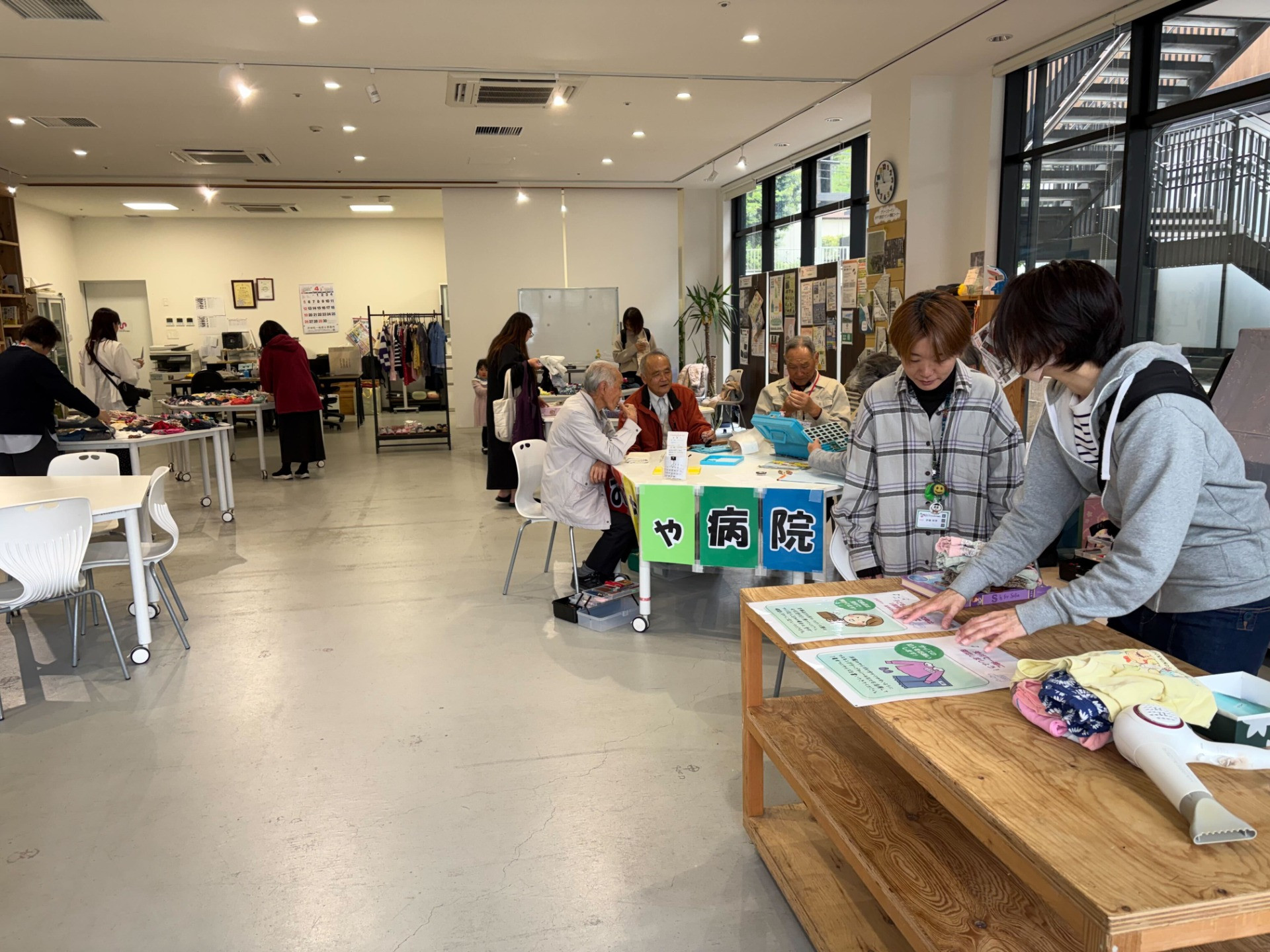 ママカフェ　子ども服とオモチャ・絵本の交換会＆マママ・ミニマルシェ開催
